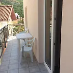 Pehar * Podaca